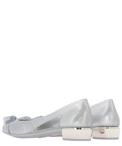 Shop Ferragamo Salvatore  Vara Bow Jelly Ballet Flats In Silver