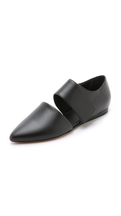 Vince 'niven' Pointy Toe Leather Flat (women) In Black