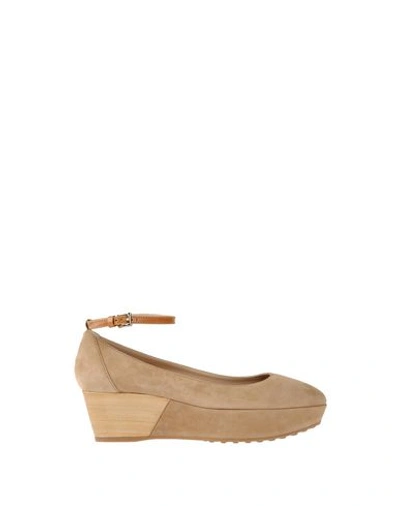 Shop Tod's Pump In Beige