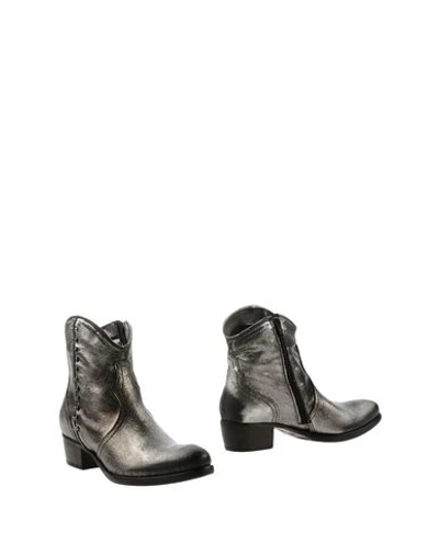 Manas Ankle Boot In Silver