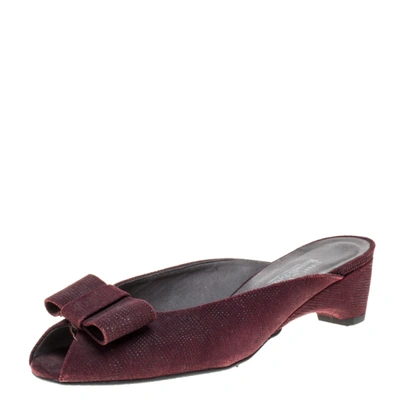 Pre-owned Stuart Weitzman Burgundy Textured Suede Bow Peep Toe Slide Sandals Size 38