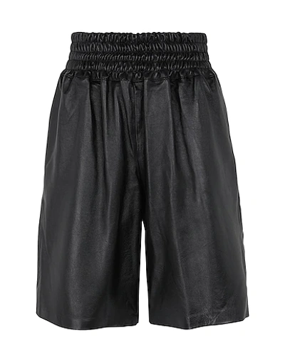 Shop 8 By Yoox Leather Pull-on Bermuda Woman Shorts & Bermuda Shorts Black Size 8 Lambskin