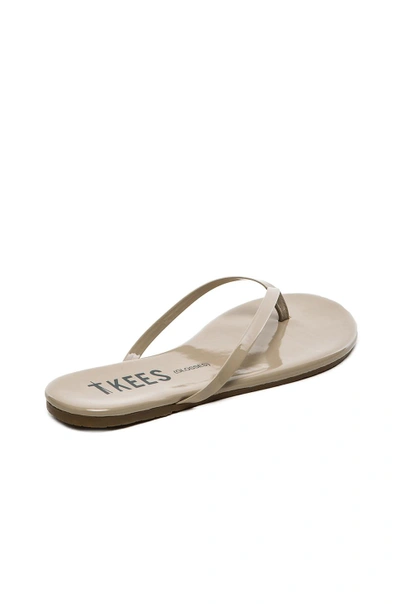 Tkees Glosses Leather Flip Flops In Custard