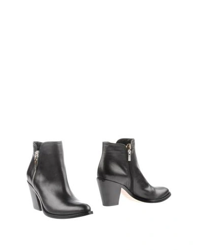 Le Silla Ankle Boot In Black