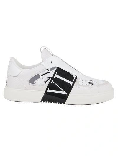Shop Valentino Sneaker Low-top Vl7n In P Bianco Bianco Ghiaccio Nero
