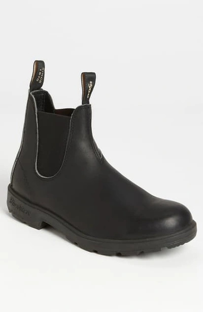 Shop Blundstone Footwear Classic Chelsea Boot In Black Leather
