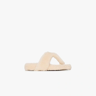 Aquazzura Relax Flat Footbed Shearling Slides In Weiss