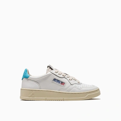Shop Autry 01 Low Aulw Sneakers Ln26 In Wht/gold