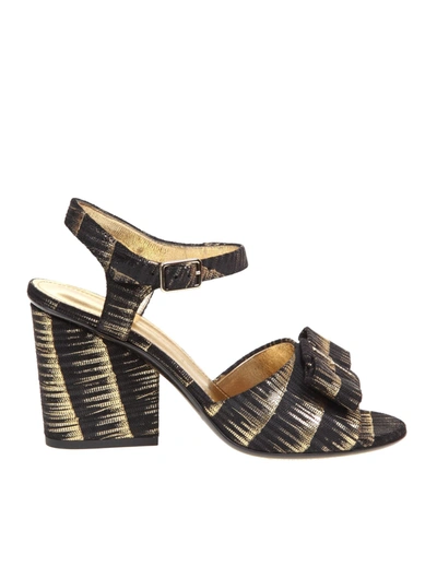 Shop Ferragamo Violet Sandal In Laminated Leather In Black/gold