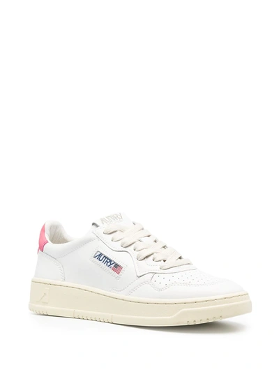 Shop Autry Aulw Low-top Sneakers In White