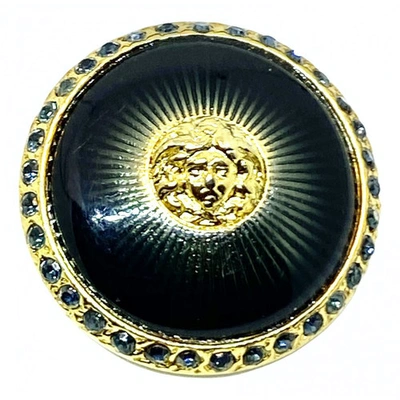 Pre-owned Versace Medusa Pin & Brooche In Gold