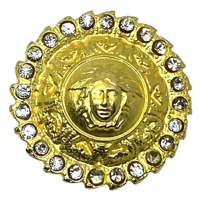 Pre-owned Versace Medusa Pin & Brooche In Gold