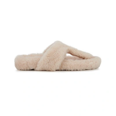 Aquazzura Relax Flat Footbed Shearling Slides In Cream