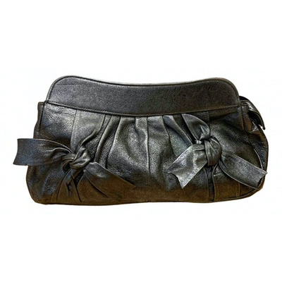 Pre-owned Gina Leather Clutch Bag In Silver