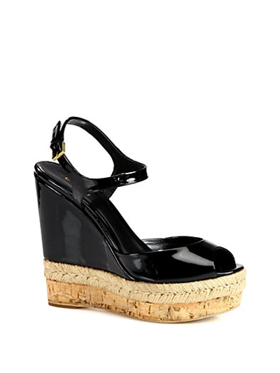 Gucci Hollie Patent Leather Cork Wedge Sandals In Klack