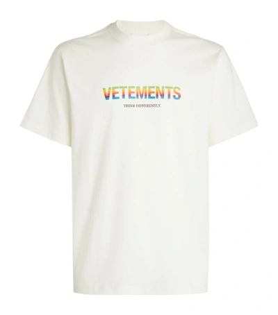 Shop Vetements Think Differently T-shirt