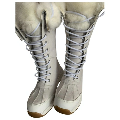 Pre-owned Ugg Leather Snow Boots In White