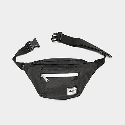 Shop Herschel Seventeen Hip Pack In Black