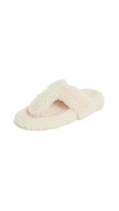 Aquazzura Relax Flat Footbed Shearling Slides In Cream