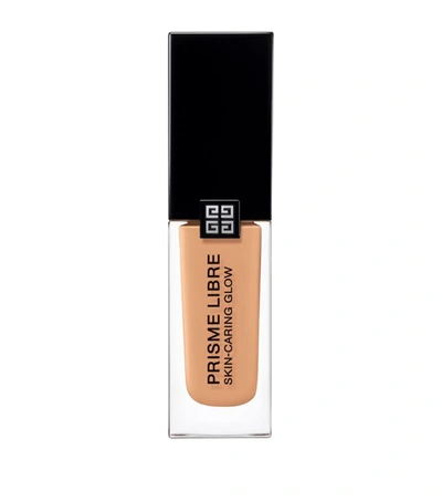 Shop Givenchy Prisme Libre Skin-caring Glow Foundation In Nude