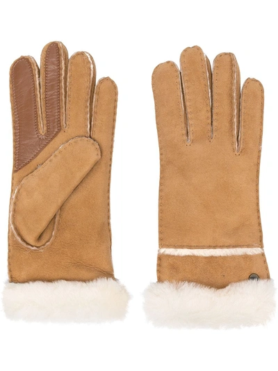 Ugg Logo Plaque Gloves In Brown
