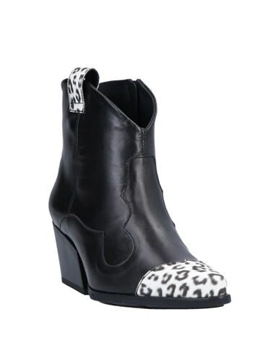Tosca Blu Ankle Boots In Black