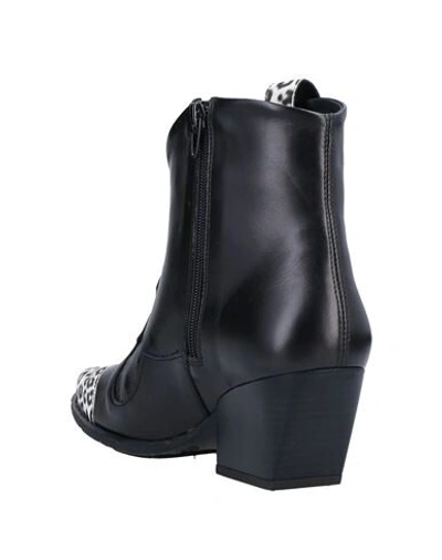 Tosca Blu Ankle Boots In Black