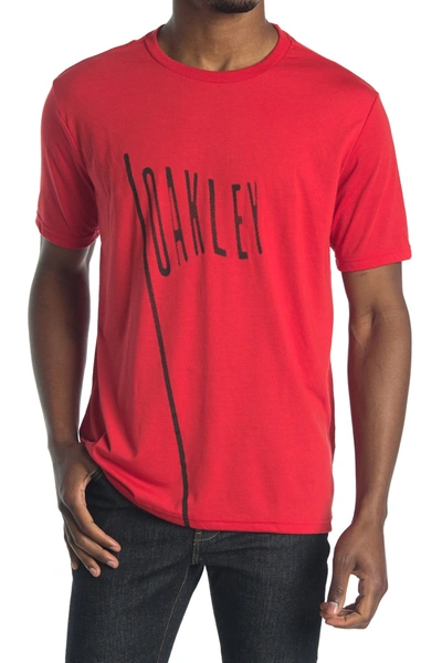 Shop Oakley Flag Up Logo T-shirt In Red Line