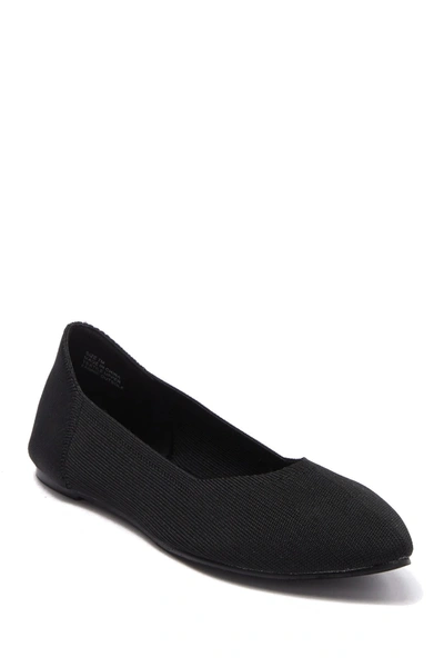 Shop Mia Kerri Pointed Toe Flat In Black Fly