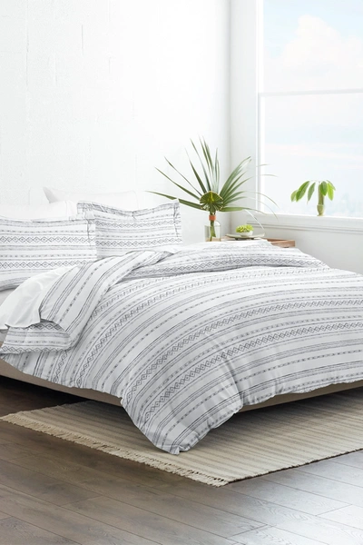 Shop Ienjoy Home Premium Ultra Soft Geo Threads Pattern 3-piece Duvet Cover Set In Light Gray