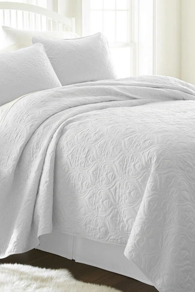 Shop Ienjoy Home Homespun Home Spun Premium Ultra Soft Damask Pattern Quilted Coverlet Set In White
