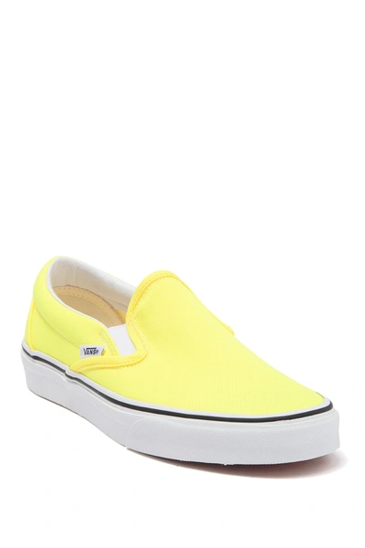 Shop Vans Classic Sneaker In Lemon Tonic/ True White