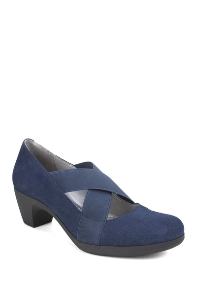 Shop Cliffs By White Mountain Anna Leather Dress Heel In New Navy/suede