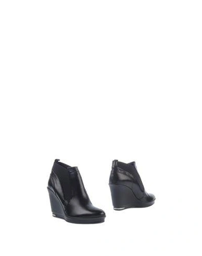 Shop Botticelli Limited Ankle Boot In Black