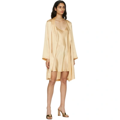 Shop La Perla Beige Silk Short Robe In S083 Beige