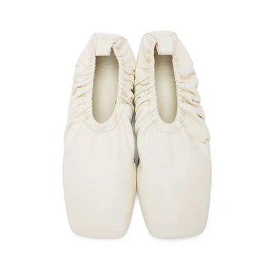 Shop Neous Off-white Phinia Ballerina Flats In Cream