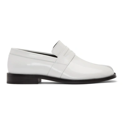 Shop Maison Margiela White Tabi Advocate Loafers In T1003 White