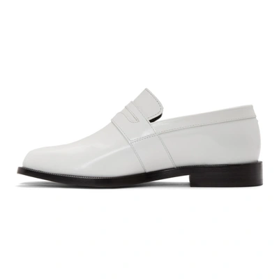 Shop Maison Margiela White Tabi Advocate Loafers In T1003 White