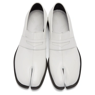 Shop Maison Margiela White Tabi Advocate Loafers In T1003 White