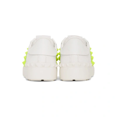 VALENTINO 白色 AND 绿色 VALENTINO GARAVANI ROCKSTUD OPEN 运动鞋