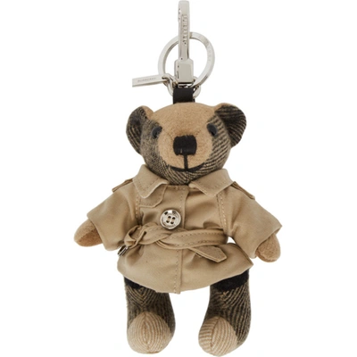 Shop Burberry Beige Trench Coat Thomas Keychain In Archive Bei