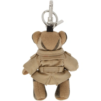 Shop Burberry Beige Trench Coat Thomas Keychain In Archive Bei