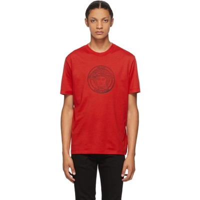 Shop Versace Red Medusa Taylor T-shirt In A1203 Red