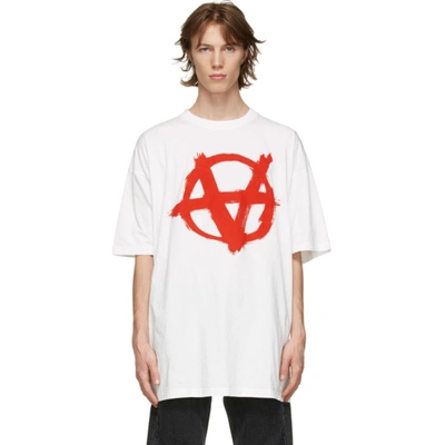 Shop Vetements White Oversized Anarchy Gothic Logo T-shirt In White / Red 14619898