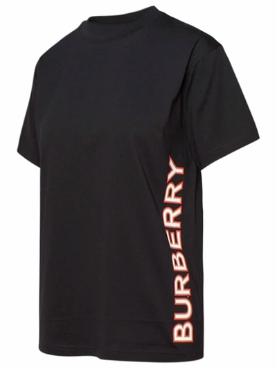 Shop Burberry T-shirt Carrick Nera In Black