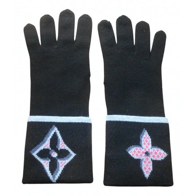 Pre-owned Louis Vuitton Wool Gloves In Black