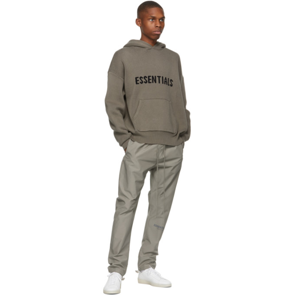 mom jeans with sweater