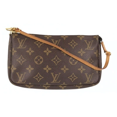 Pre-owned Louis Vuitton Pochette Accessoire Brown Cloth Clutch Bag