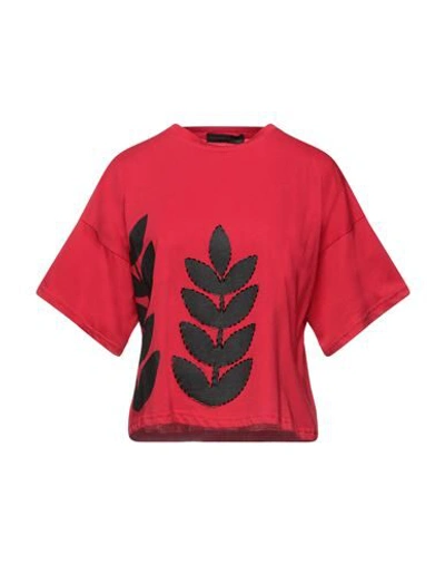 Shop Alessandro Dell'acqua T-shirts In Red