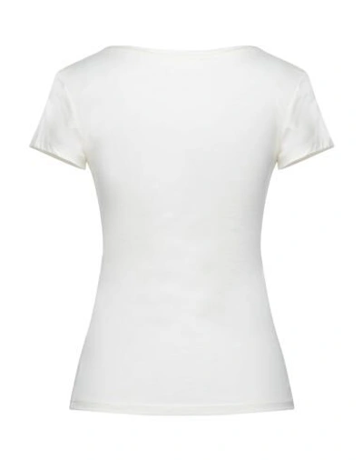 Shop Absolut Cashmere T-shirts In Ivory